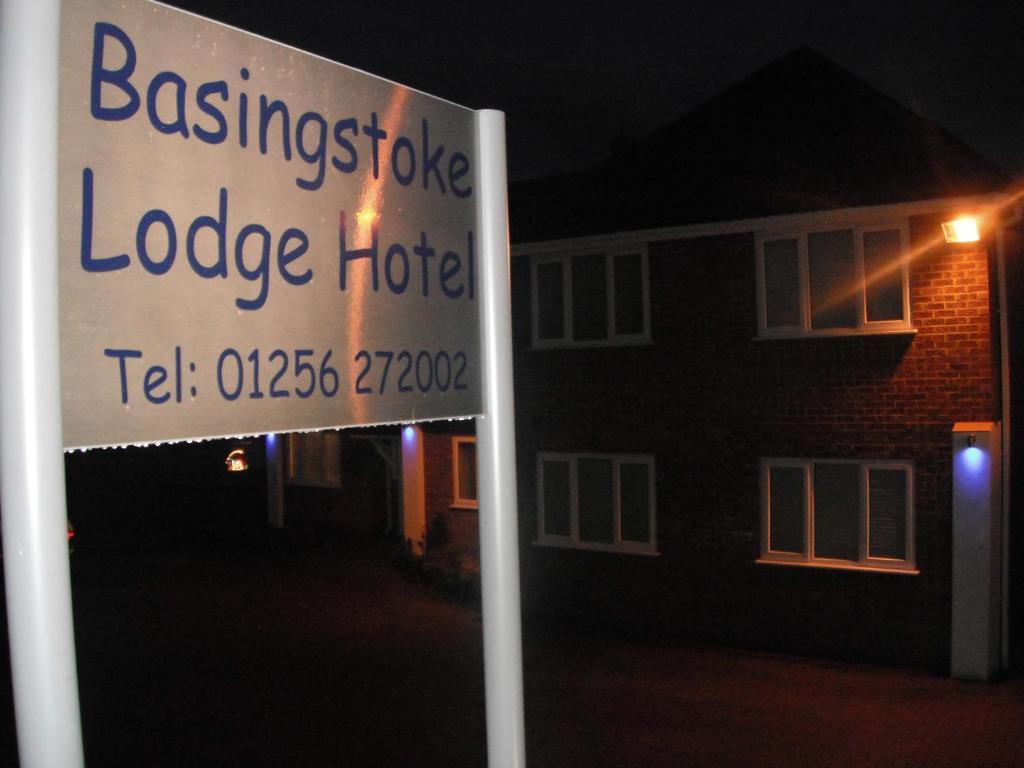 Basingstoke Lodge Luaran gambar